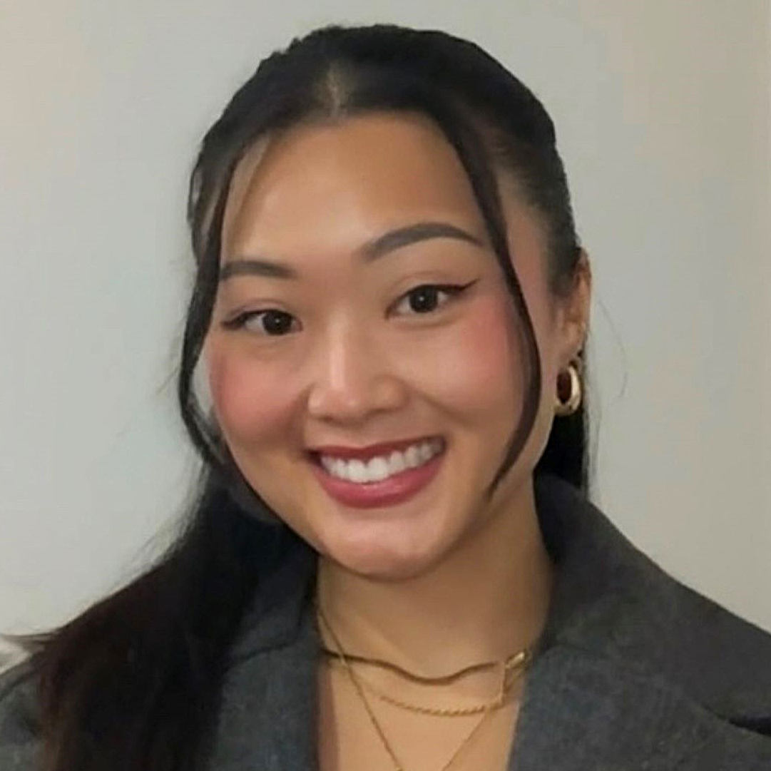 vanessa headshot smiling