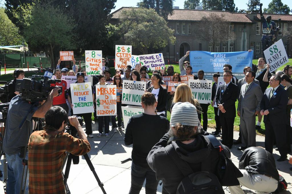 SJSU Protest on Minimum Wage SJSU Protest on Minimum Wage